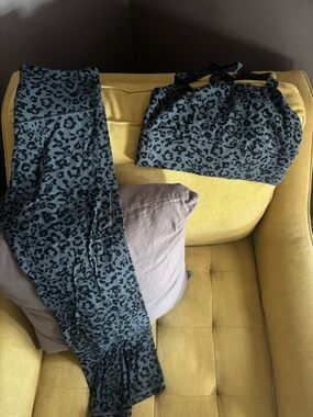 Athleta Green Leopard Print Sports Bra and Leggings Set